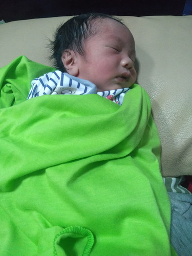 Alhamdulillah Launching juga Baby Boy kami pada umur kehamilan 38W5D dgn Sehat Dan Lancar smoga Bunda2 yg sedang mnunggu Debay'nya launching diberi kesehatan N kelancaran pula... Amiin