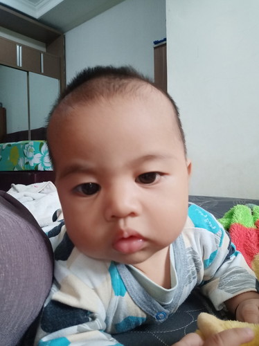 bayi jatuh dari tempat tidur