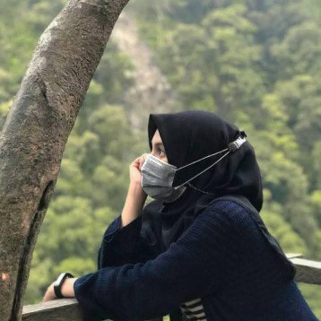 Farah Farhaini Refelly profile icon