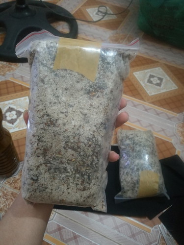 muối chườm bụng thảo dược