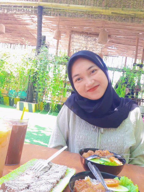 sri wahyuni profile icon