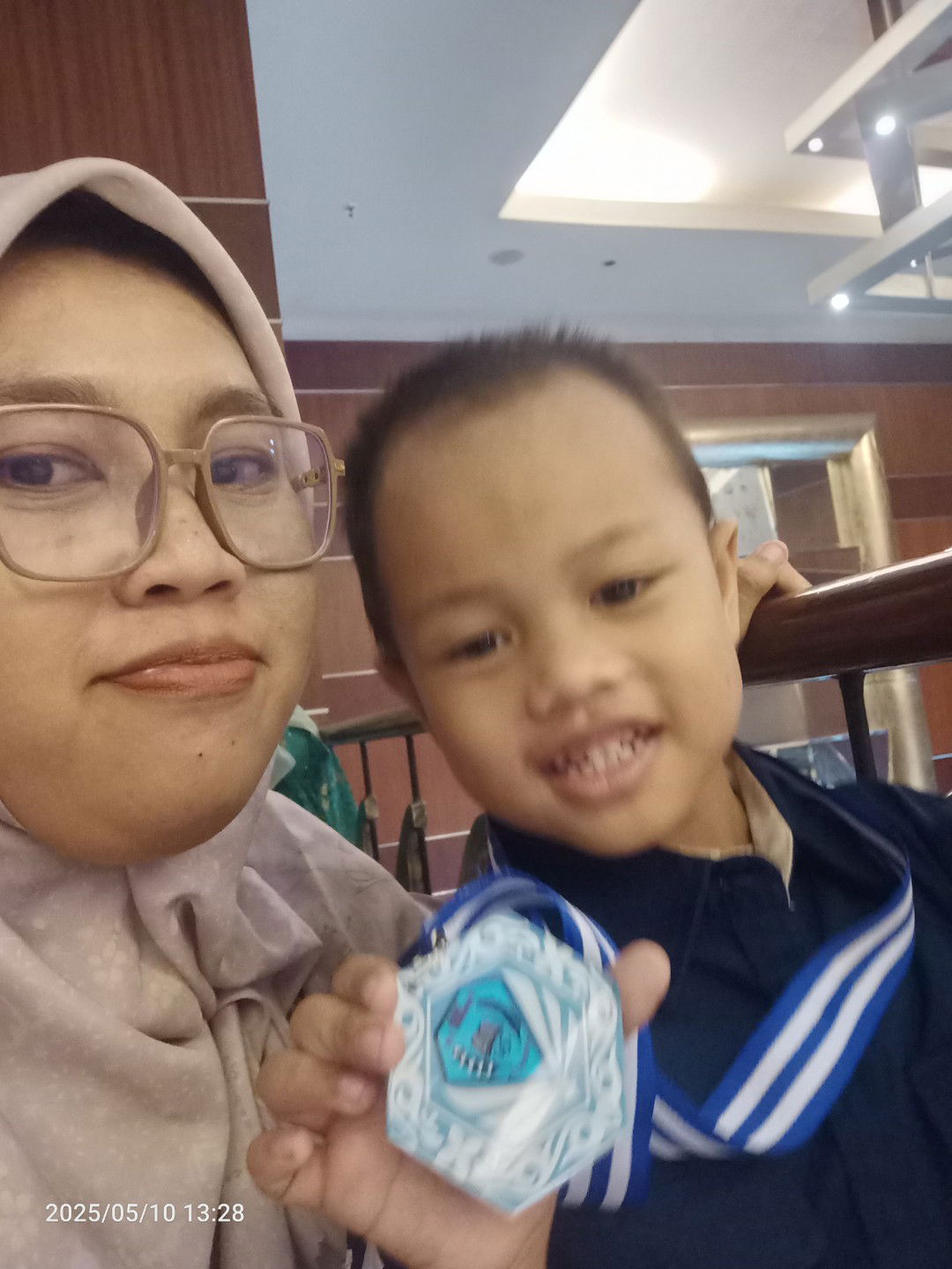 Dwi Shofiani profile icon