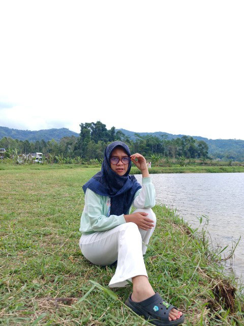 Fitrianiyani profile icon
