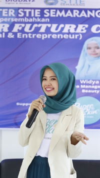 Widya Quin profile icon