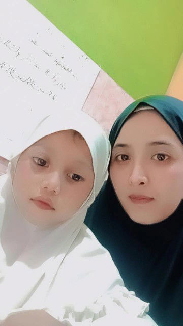 Putri Khoiriyah profile icon