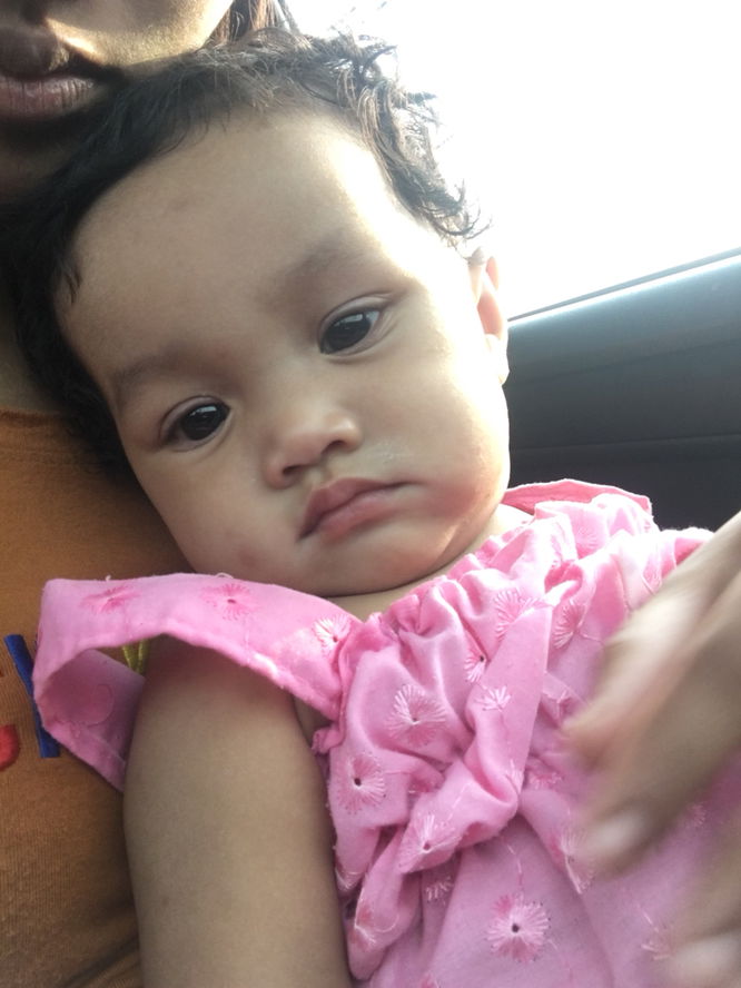 เมื่อเราฝากแม่ (แม่เลี้ยง) ของเราเลี้ยงลูกให้ เราอยากจะเอาลูกมาอยู่ด้วยแต่เขาก็ไม่ยอมติดเราเลย