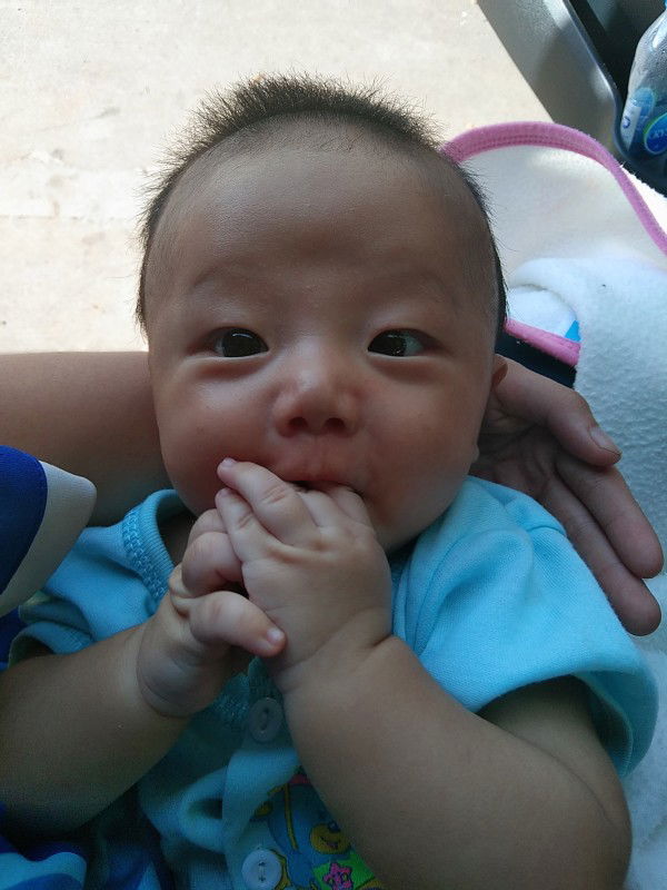 สวัสดีวันเสาร์ครับ👶