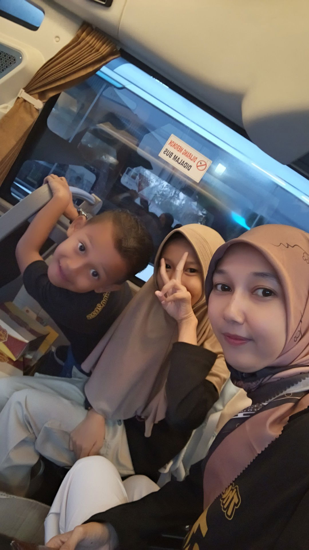 Ainie Hermawan Nuraziza profile icon