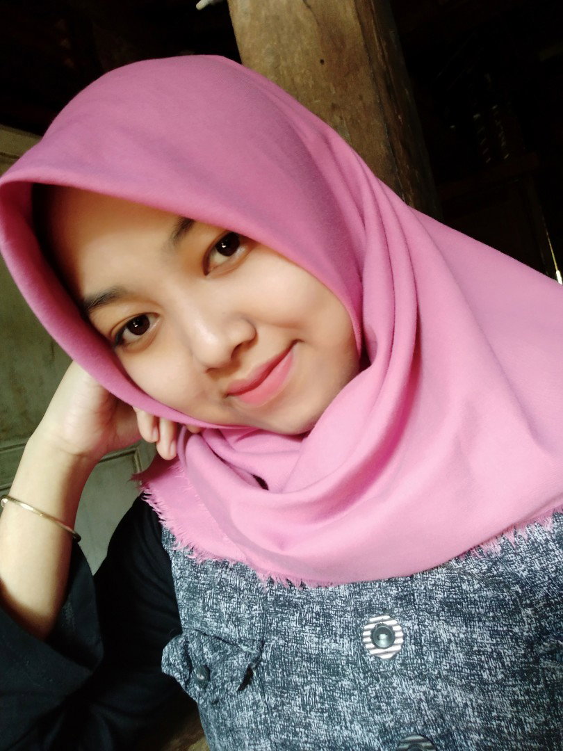 Witri Nurhidayah profile icon
