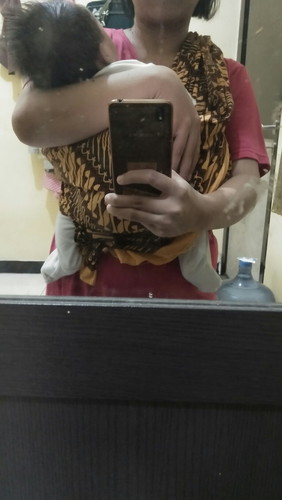 gendong bayi