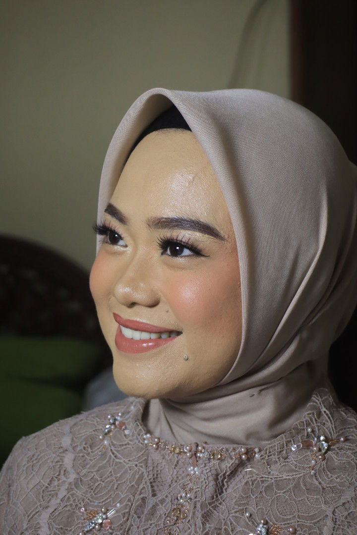 Novi Dina Islami profile icon