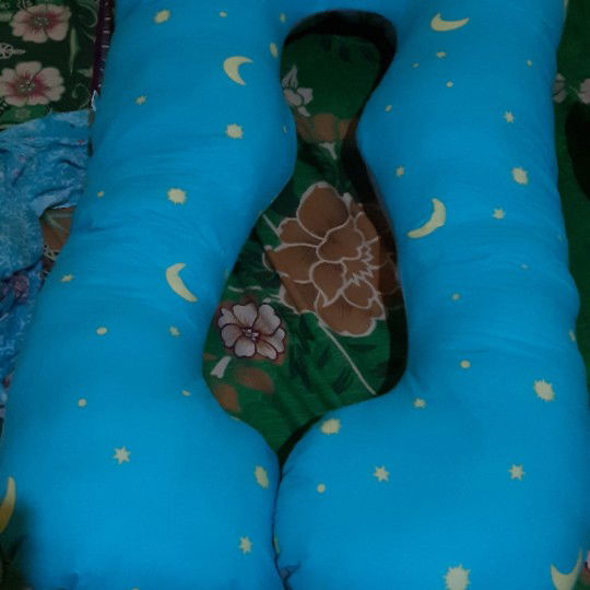 bantal hamil