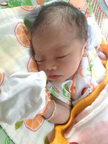 แตกตั้งแต่วันที่ 17 ผ่าคลอดค่ะ ตั้งใจจะคลอดเอง