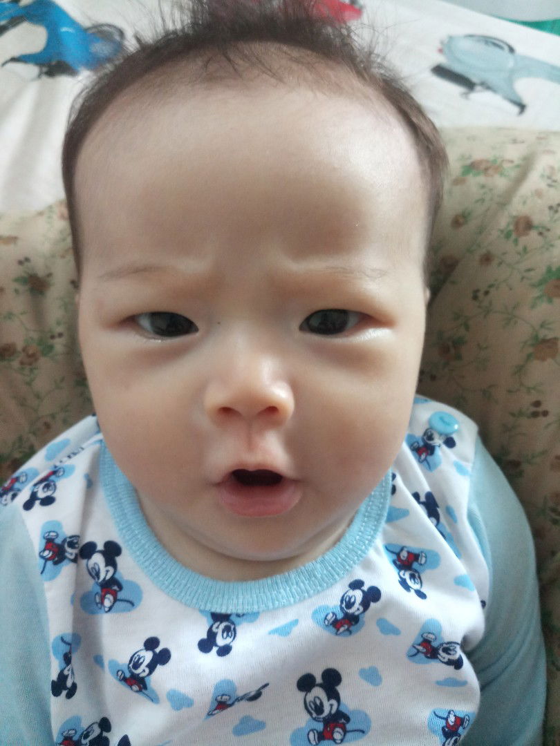 ขอดูรูปเด็กน้อยอายุ 2 เดือนกว่าค่ะ