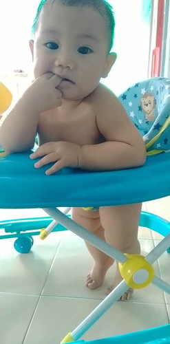 บ้านนี้น้องครบ8เดือนแล้วค่ะ แต่ฟันยังไม่ขึ้นเลย มันผิดปกติมั้ยคะ