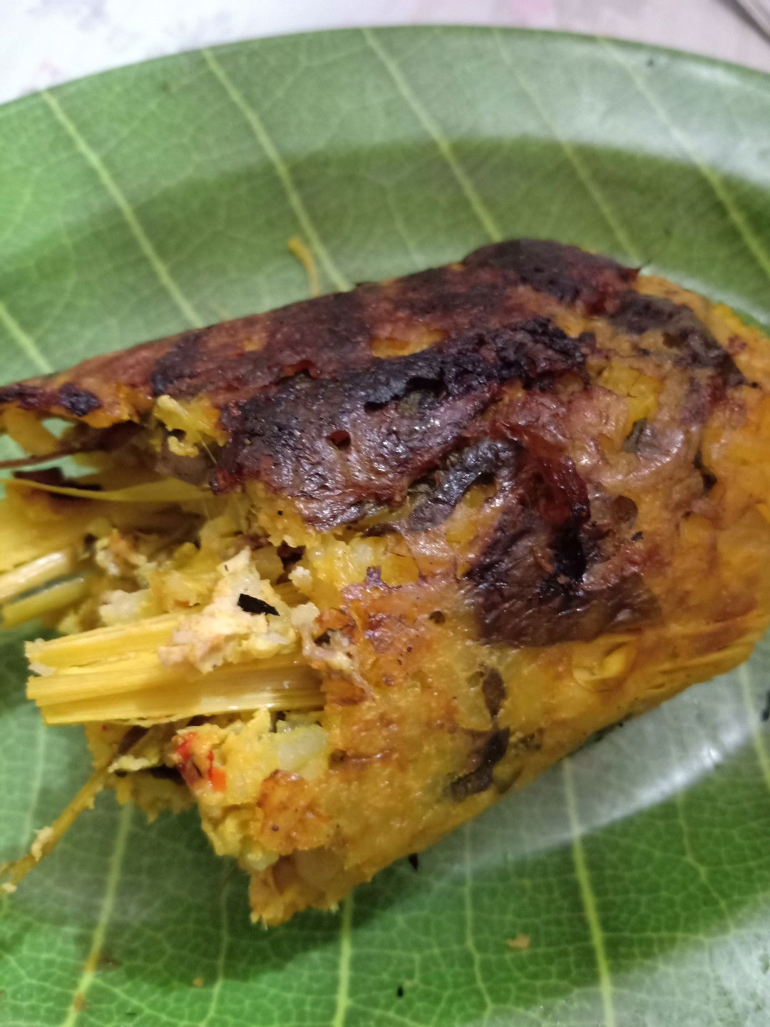 Makan Pepes Jeroan Ikan Mas