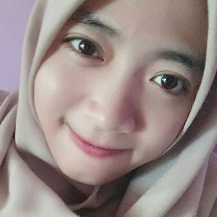 hanifah __ profile icon