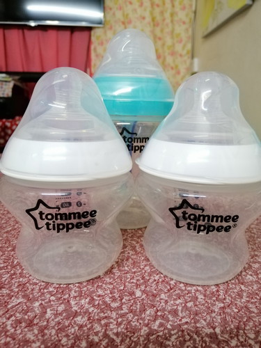 FOR SALE TOMMEE TIPPEE BOTTLES