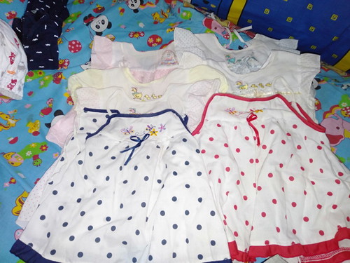 ขายเสื้อผ้าเด็กผู้หญิงราคาถูกๆ