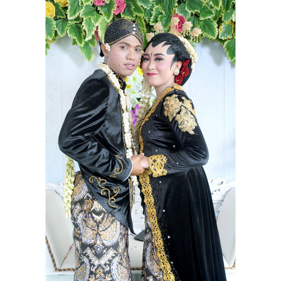 Rika Nurcahyani profile icon