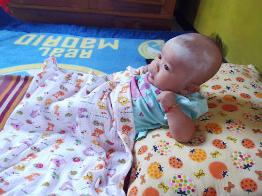 Bayi minta duduk sediri