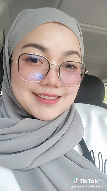 Ratih Amelia profile icon