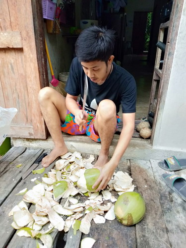 อยากรู้ว่ากินน้ำมะพร้าวแล้วกินเนื้อได้รึป่าวค้ะ??