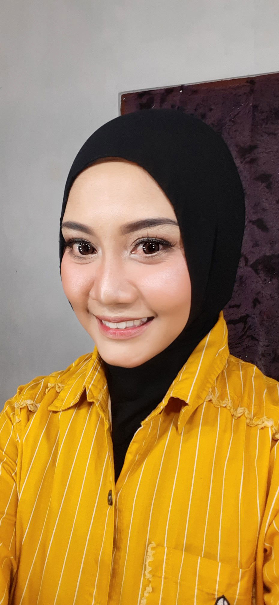 Renny Andhie (RENZ.makeup) profile icon
