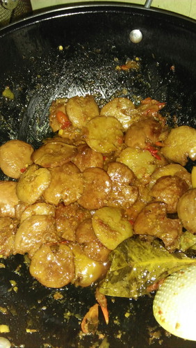 Makan Jengkol