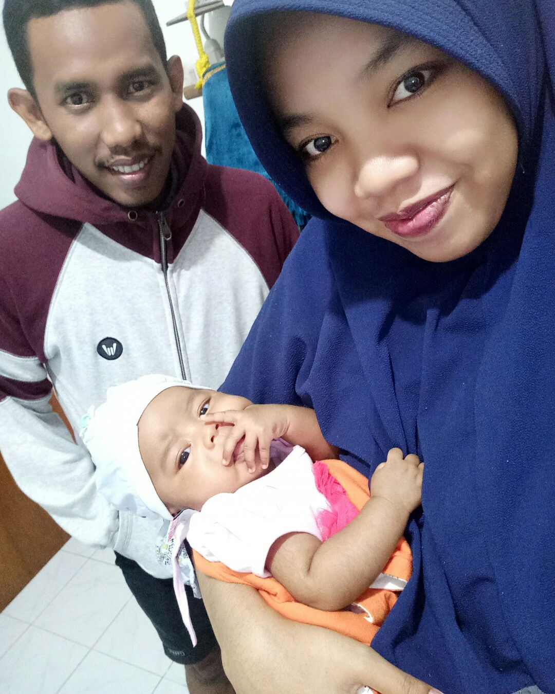 Pernikahan Penuh Drama , Senyumin Aja ?