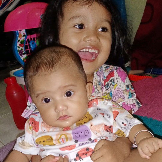 Dhina Maya Novita profile icon