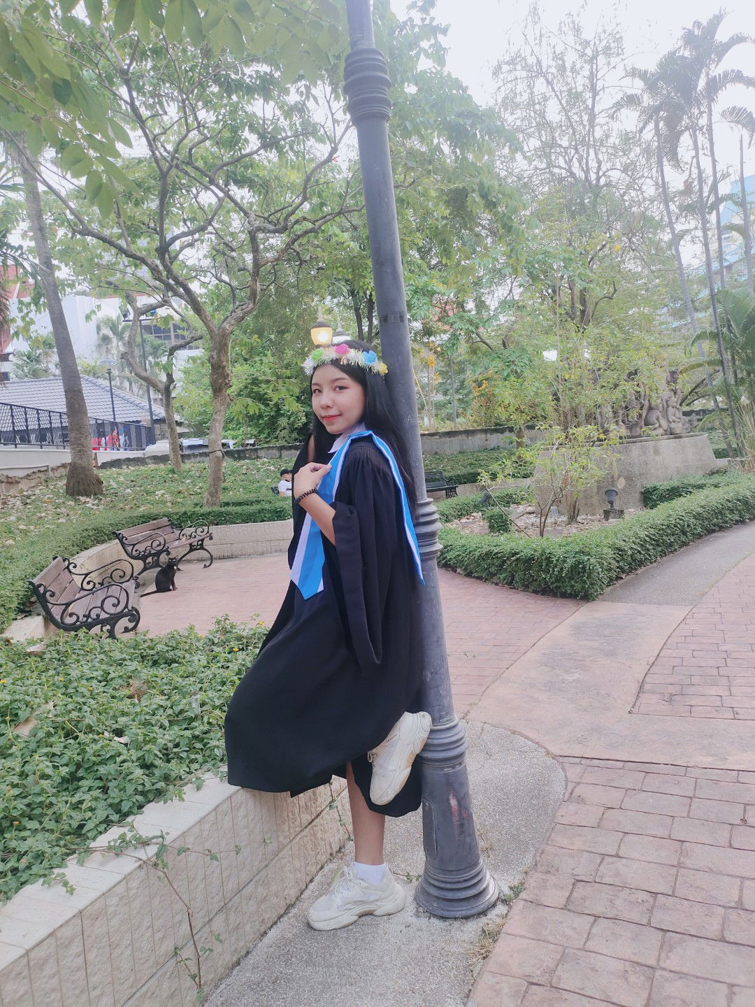 Toey Intira profile icon