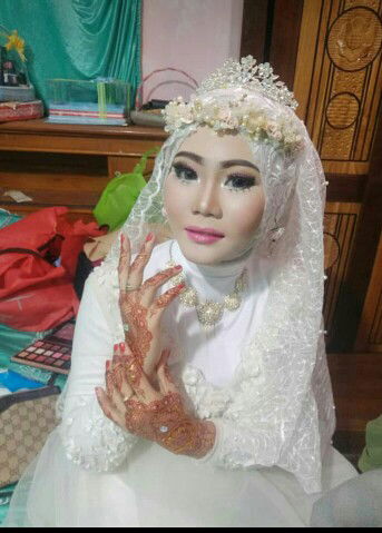 tika Yuliana profile icon