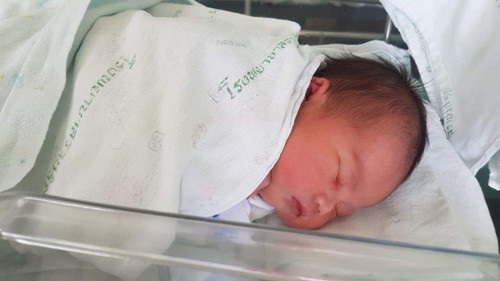 คลอดทีมเดือนเมษายน