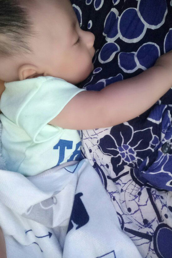 pengennya dipeluk titik!