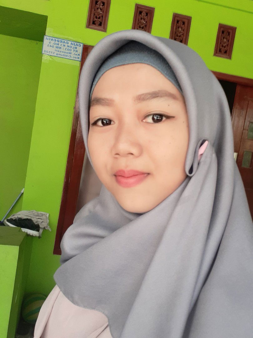 fitri aprillia profile icon