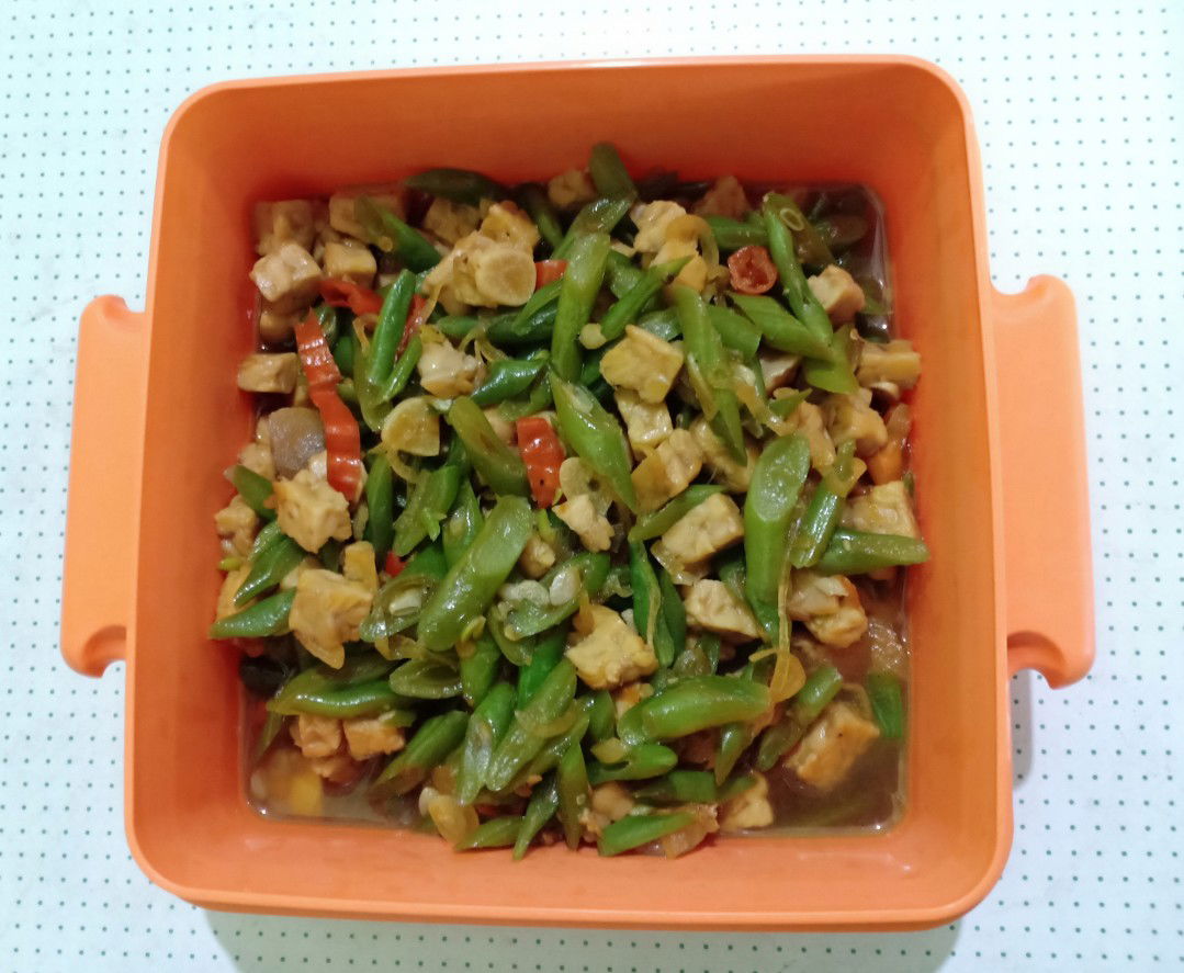 cukup dengan ½ papan tempe dan buncis 3ribu rupiah