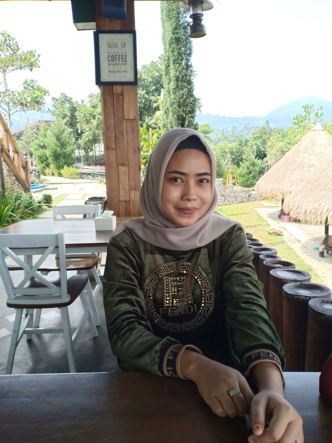 Tri Wahyuningsih profile icon