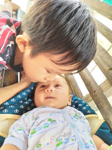 TETANGGA BISA MERUSAK MENTAL ANAK - MELATIH KEDEKATAN BERSAUDARA
