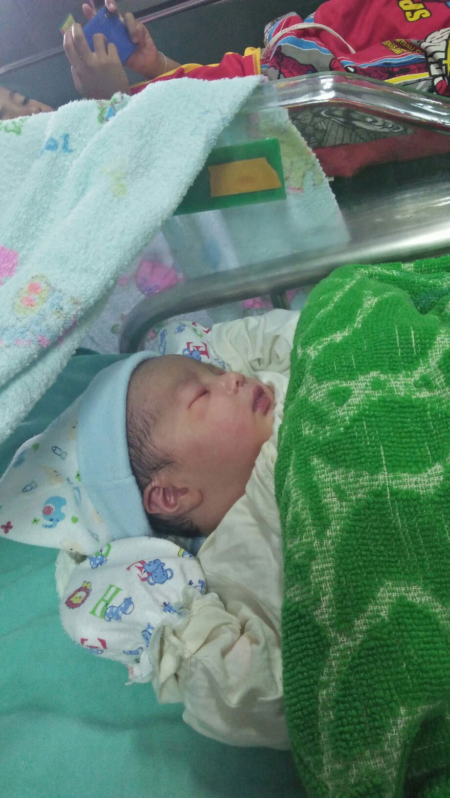 คลอดเเล้วคุณค่านำ้นมของเเม่ค่ะเจ็บปวดแสนทรมานน