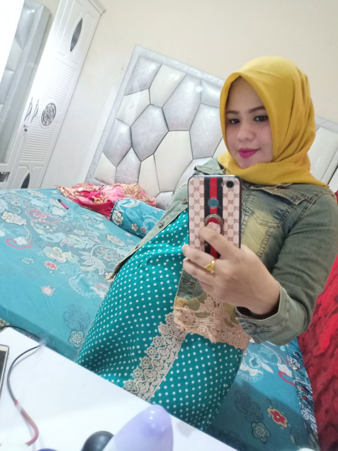 Gaby Mesha Novita profile icon