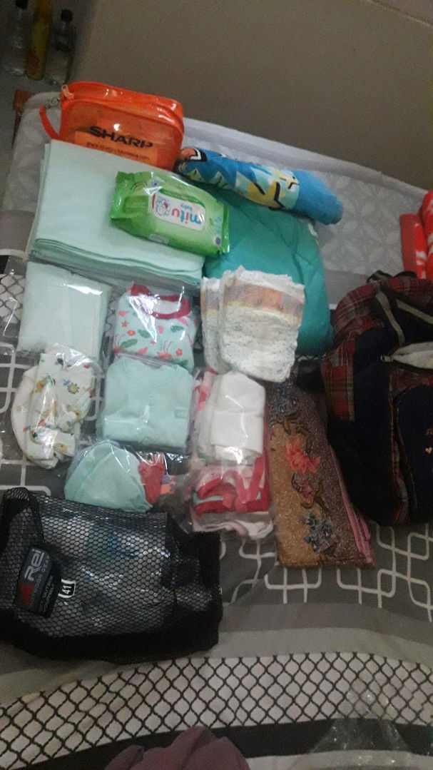 Persiapan lahiran dede bayi  diklinik