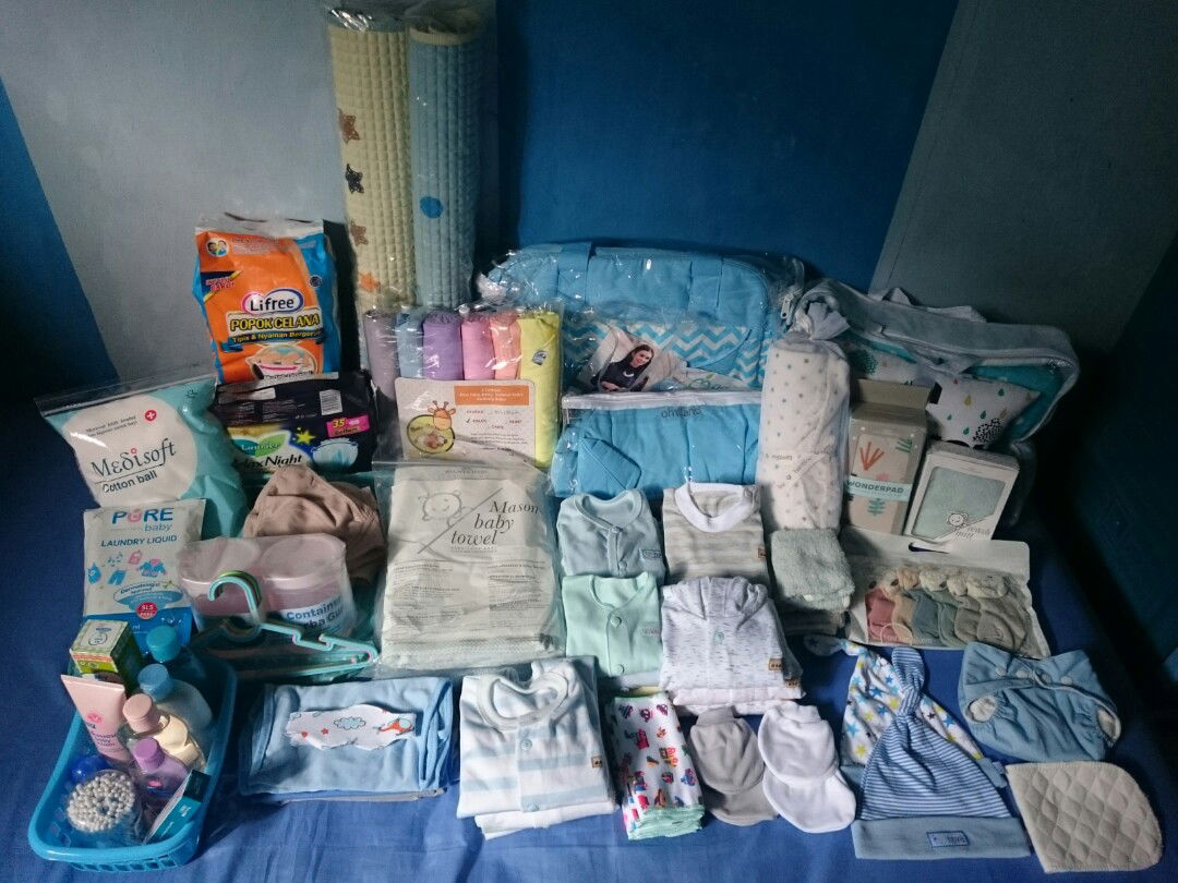 Perlengkapan Bayi dan Ibu bersalin.