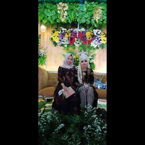 nur hayati profile icon