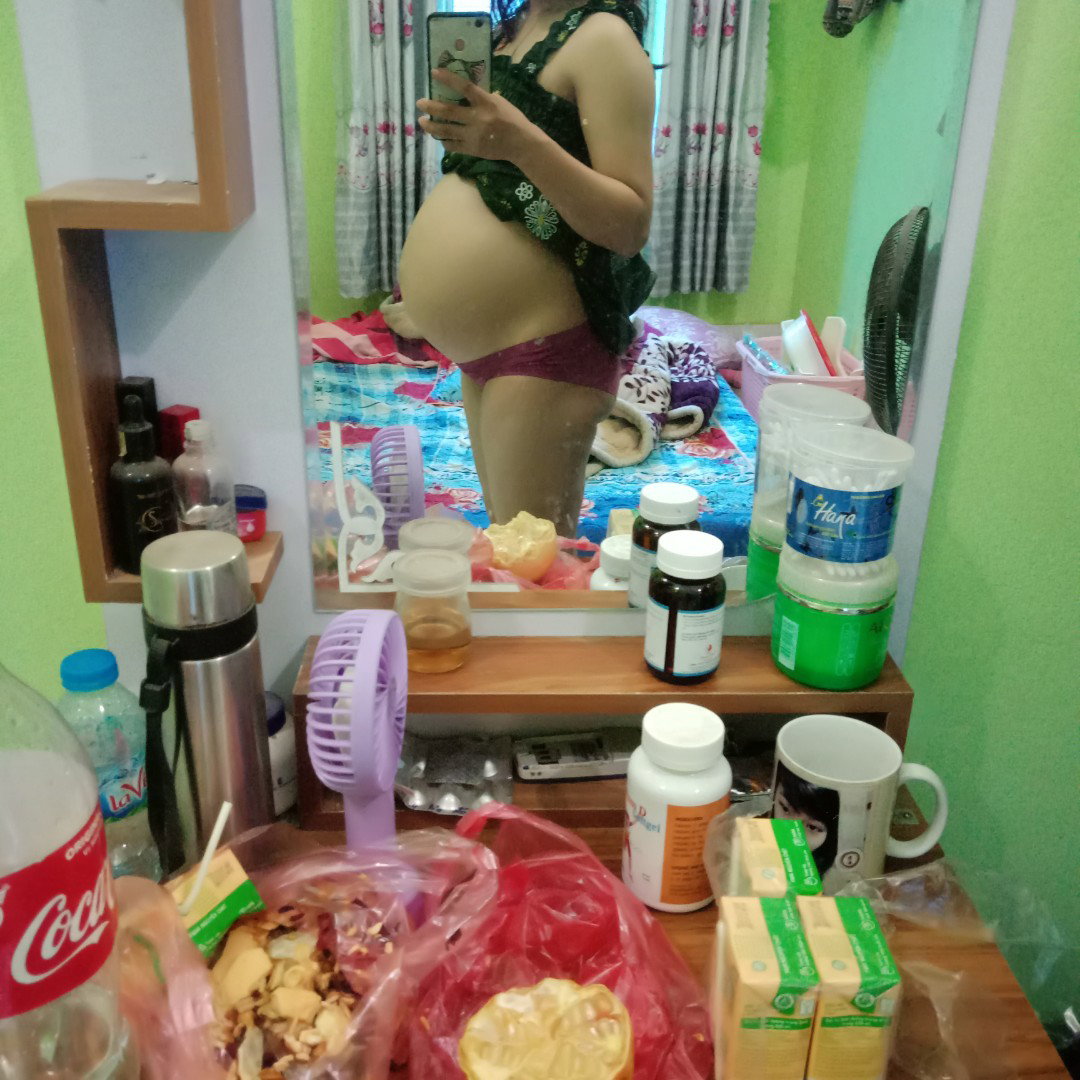các mom cho e hỏi xíu ạ..