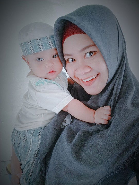 Santi Mutiara profile icon