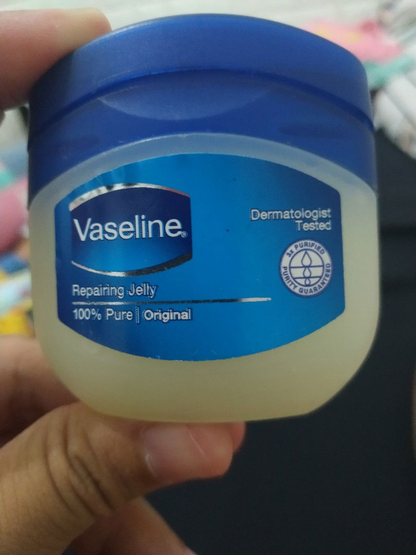 vaseline petroleum jelly