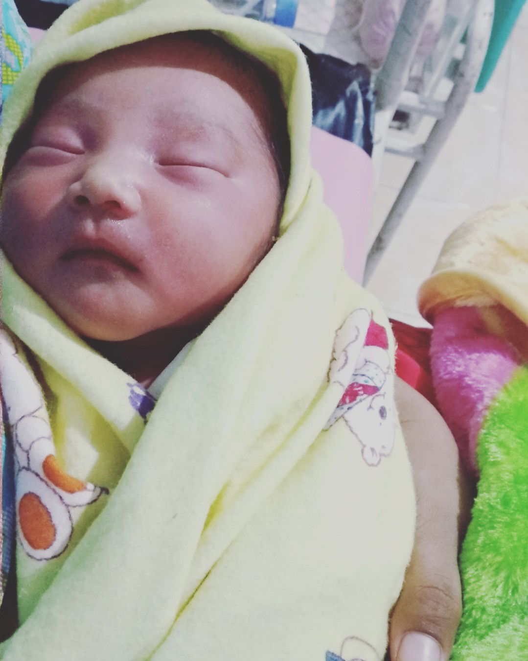 cerita pertamana melahirkan