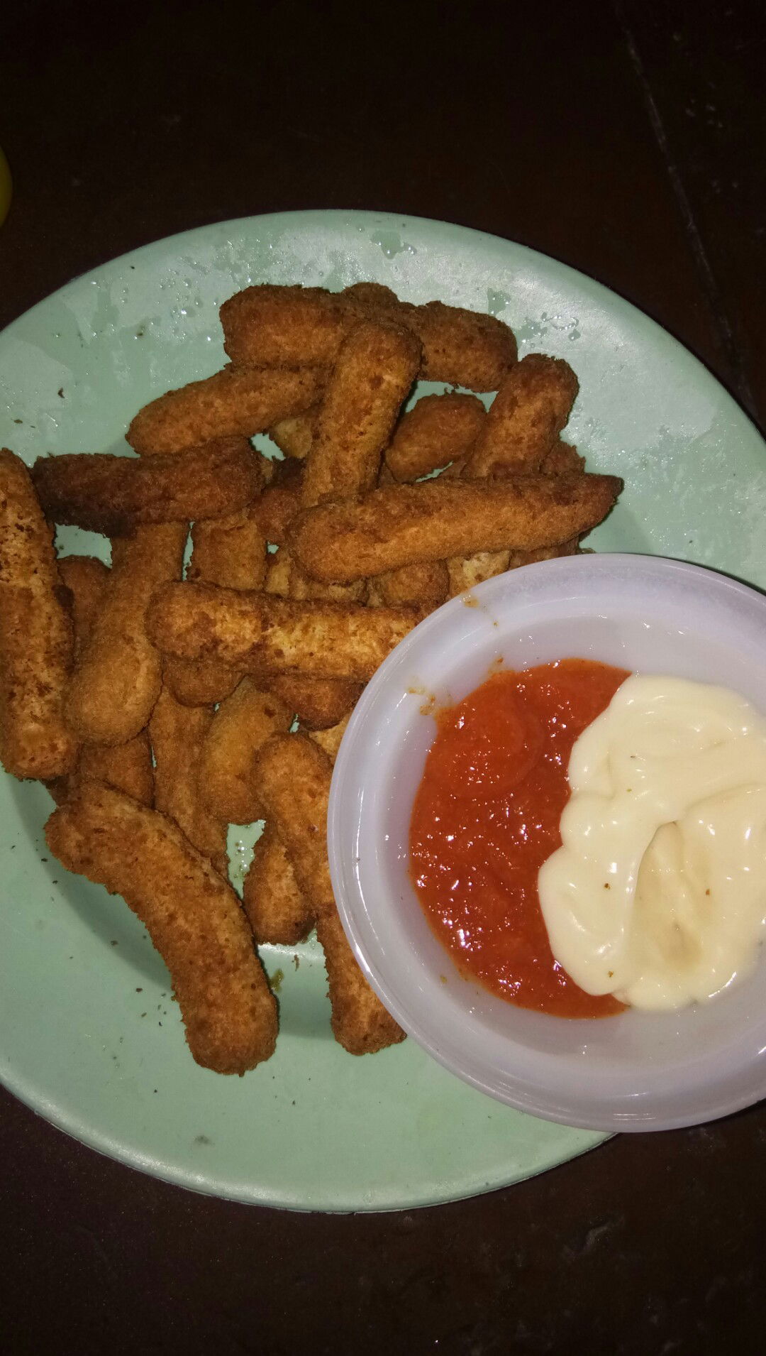 nyemiL di maLam minggu