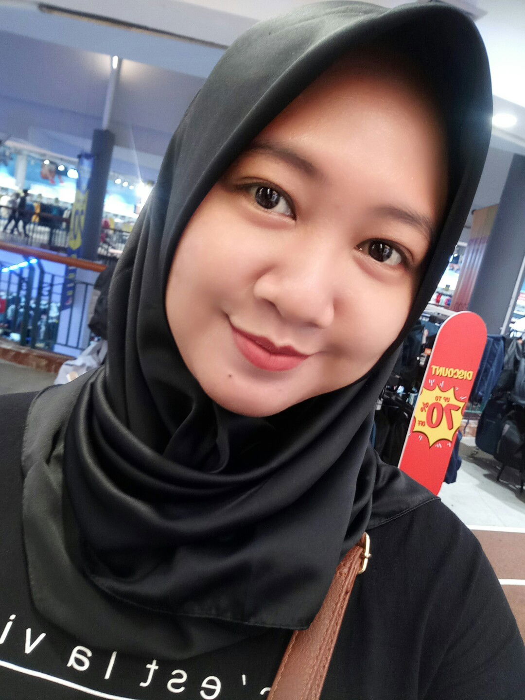 putri sari larasati profile icon